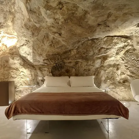 Don Serafino Historical Boutique Hotel