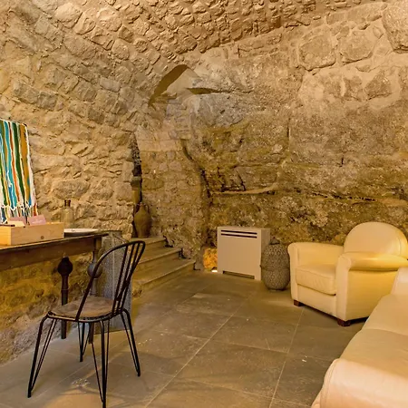 Don Serafino Historical Boutique