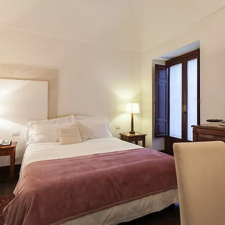 Don Serafino Historical Boutique Hotel 4*